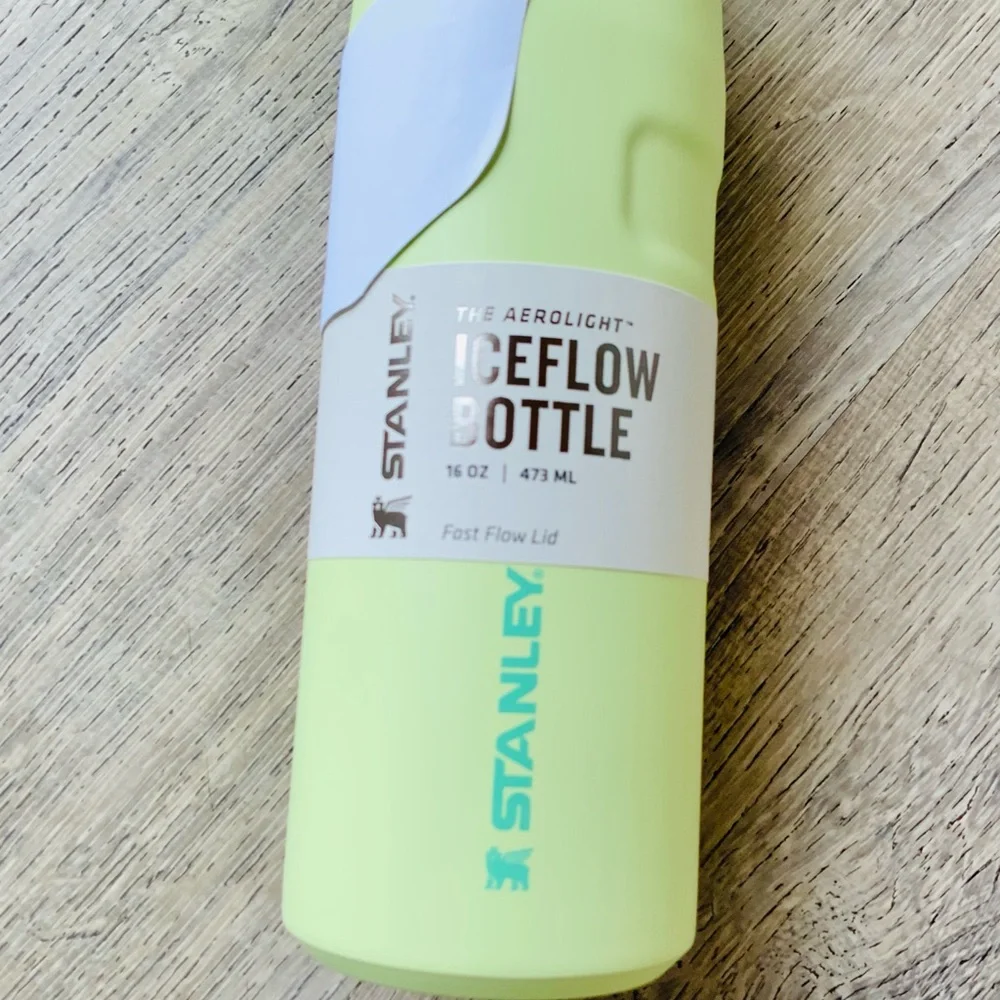 NWT☀️Stanley Light Green IceFlow Aerolight Bottle 16oz. - Picture 6 of 8